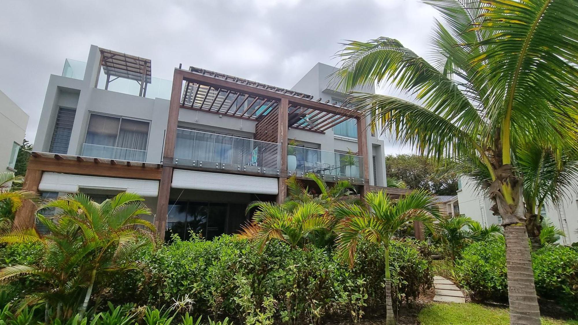 Ocean Point Beach Front Apartment Pointe-aux-Piments Esterno foto