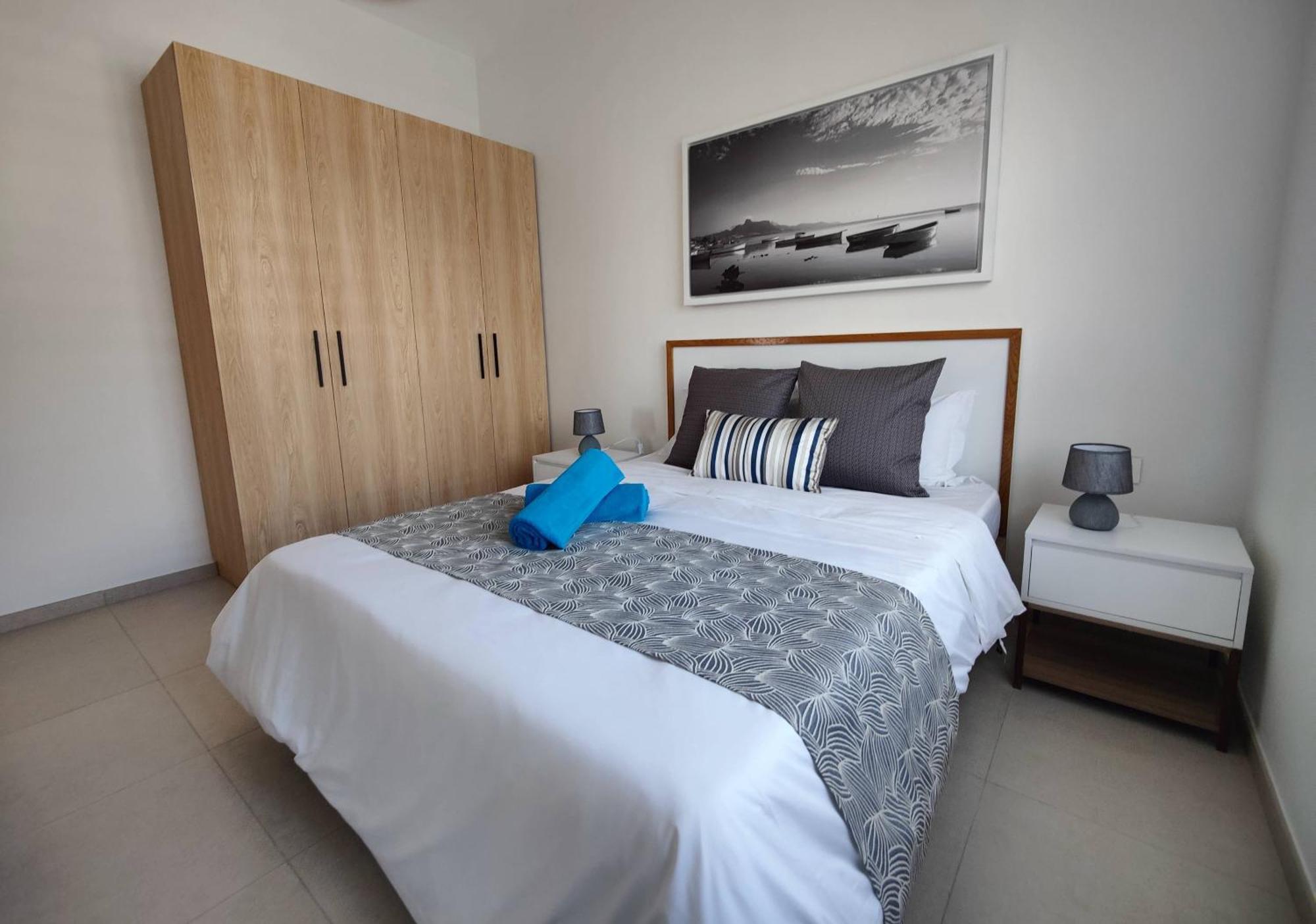Ocean Point Beach Front Apartment Pointe-aux-Piments Esterno foto