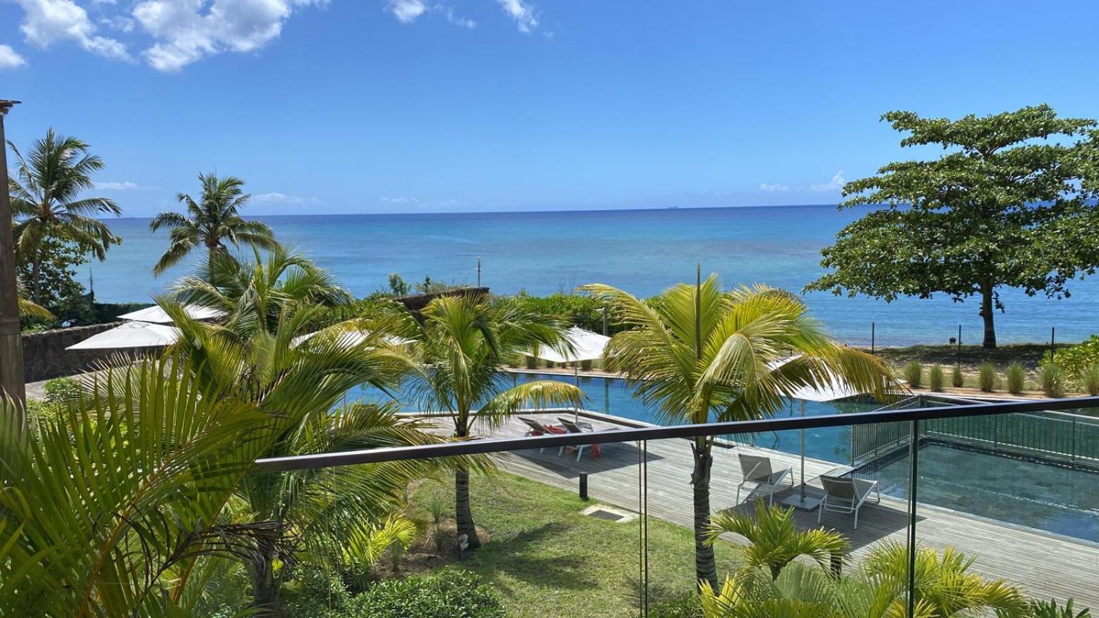Ocean Point Beach Front Apartment Pointe-aux-Piments Esterno foto